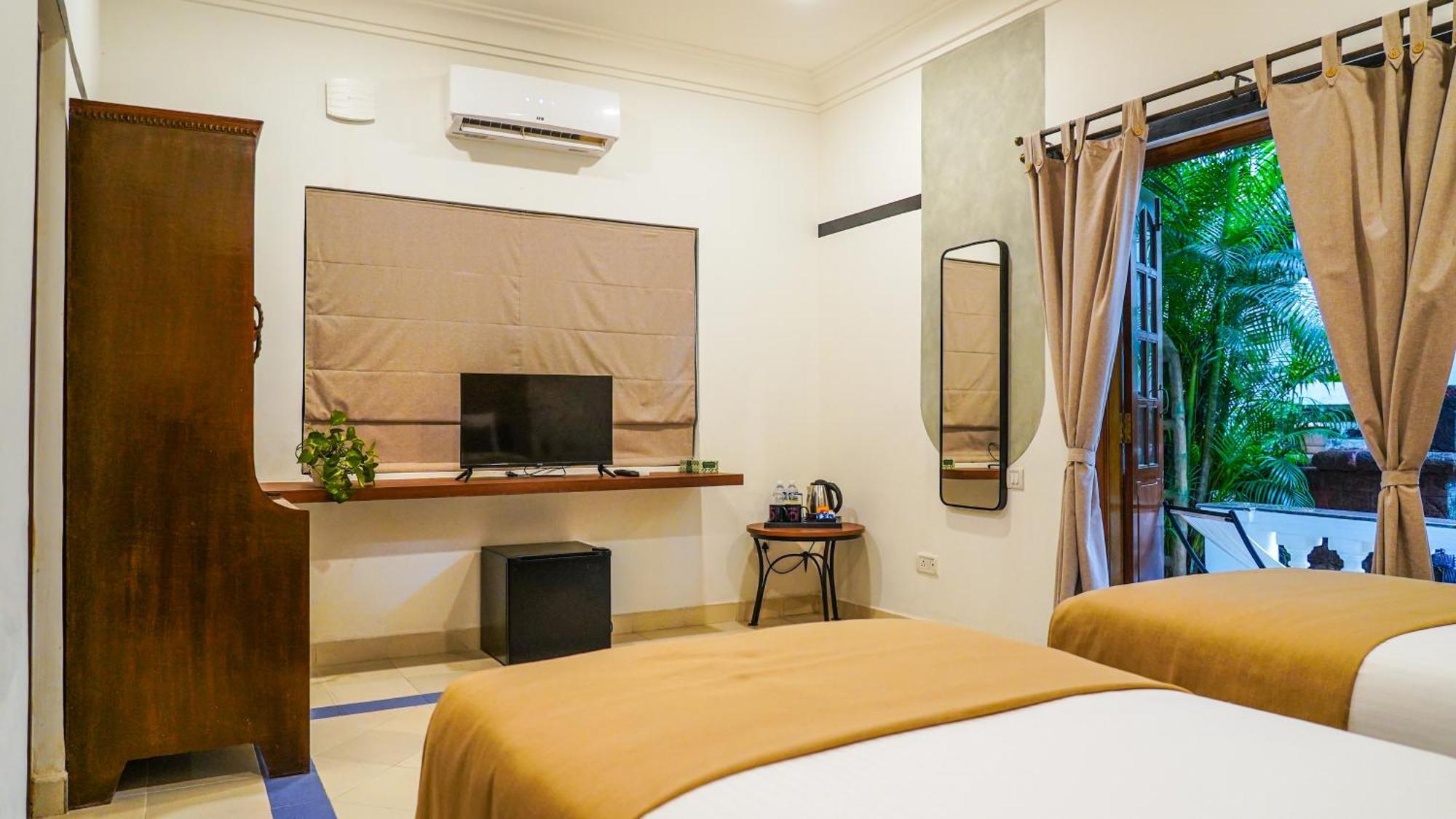 Olive Hotel Alidia Beach Resort By Embassy Group Baga Exterior photo