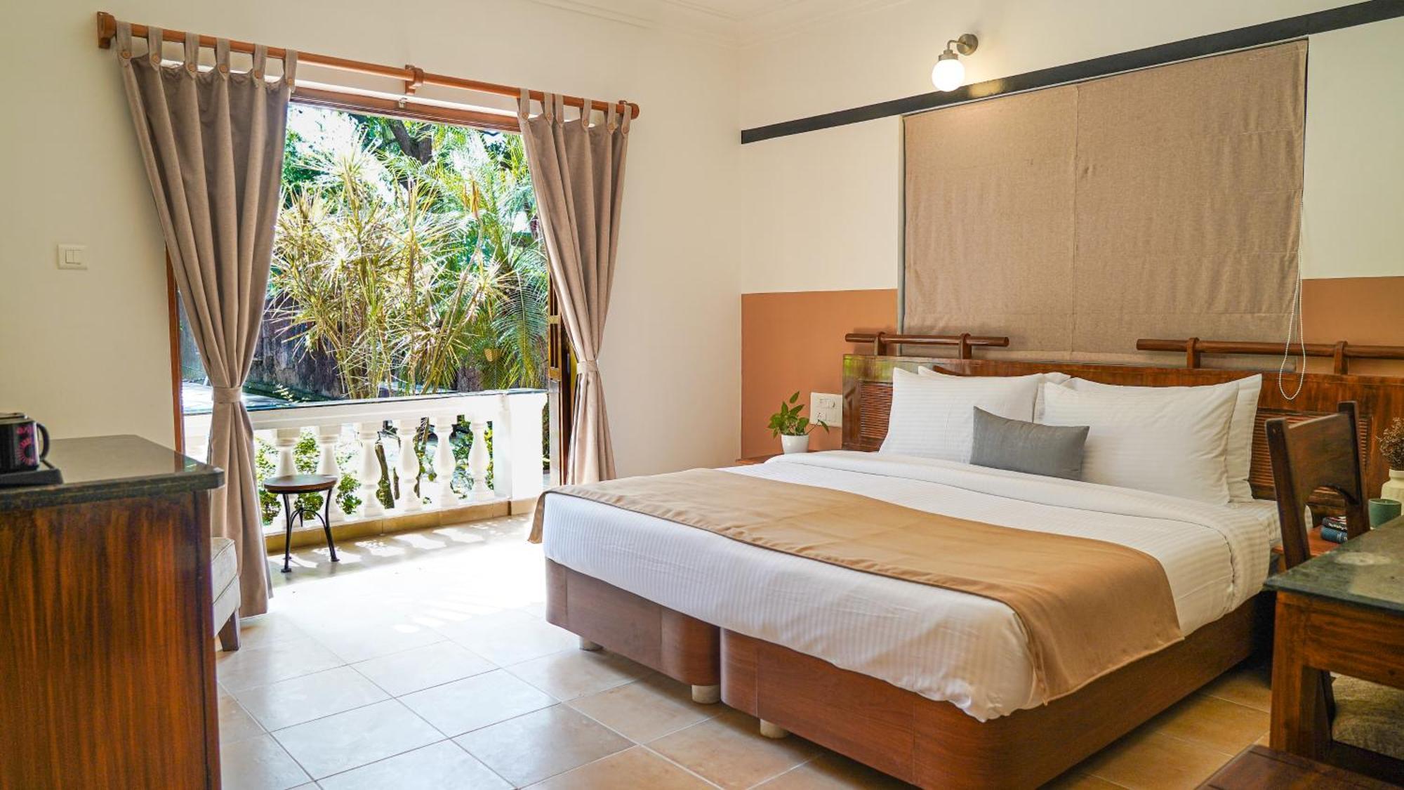 Olive Hotel Alidia Beach Resort By Embassy Group Baga Exterior photo