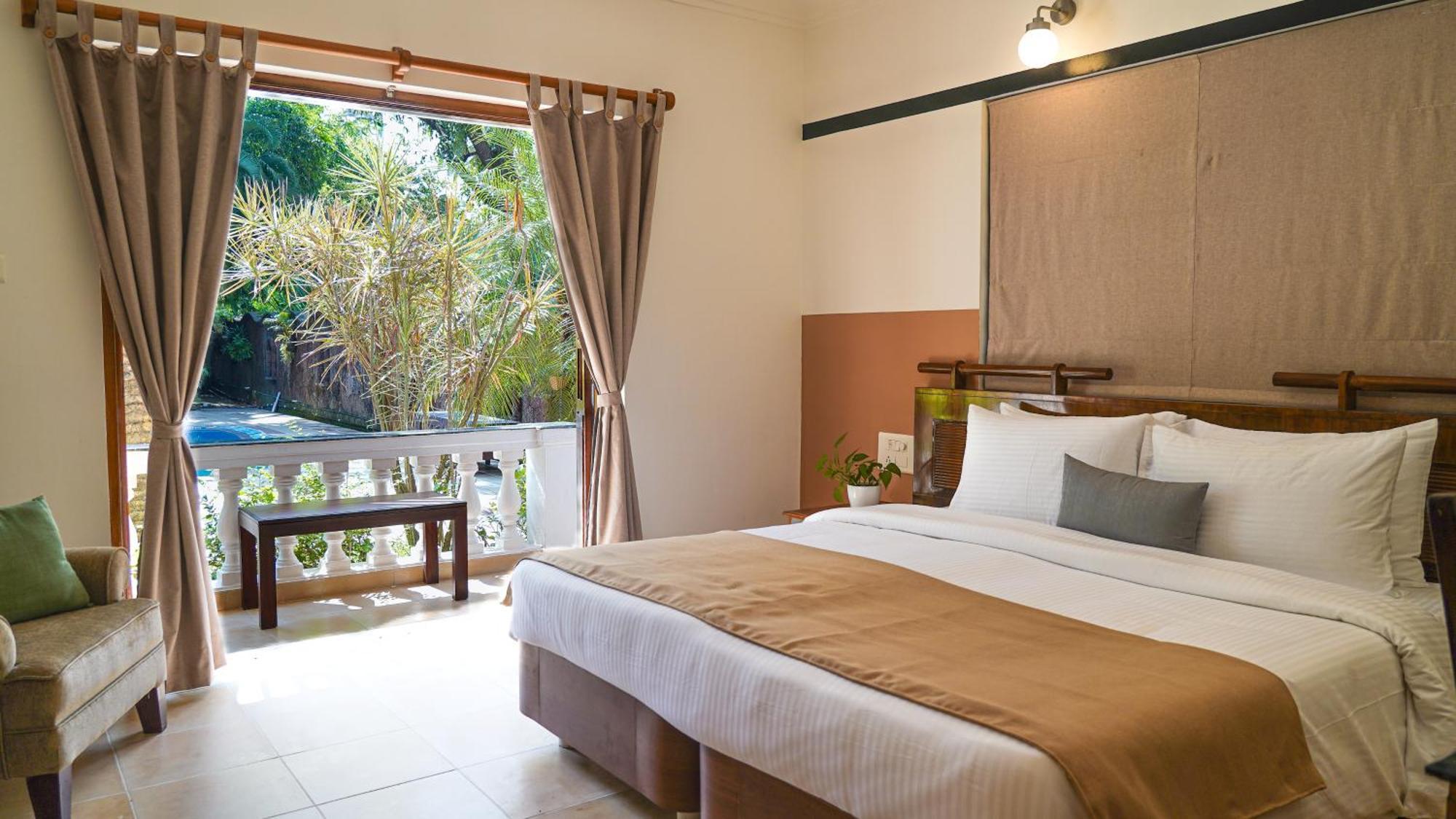 Olive Hotel Alidia Beach Resort By Embassy Group Baga Exterior photo