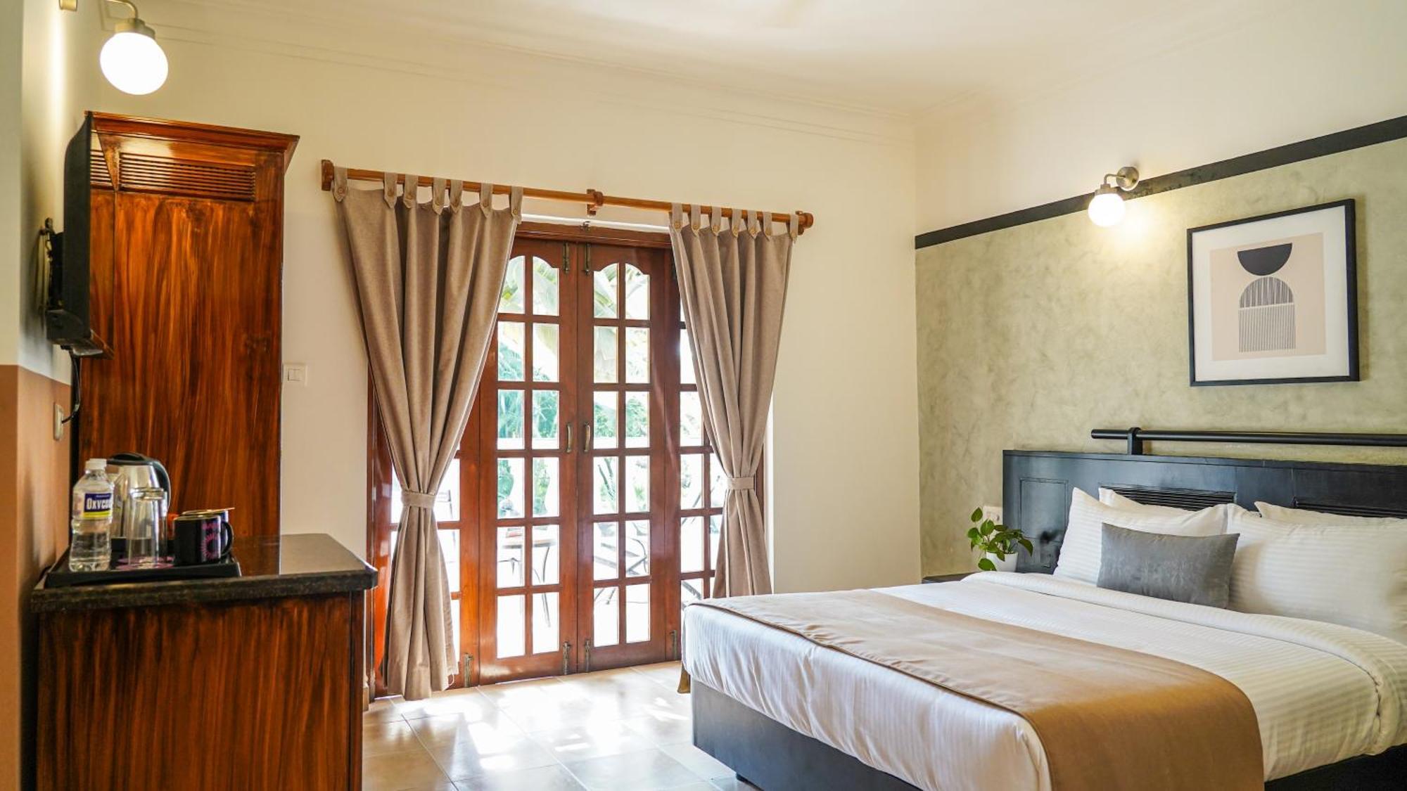 Olive Hotel Alidia Beach Resort By Embassy Group Baga Exterior photo