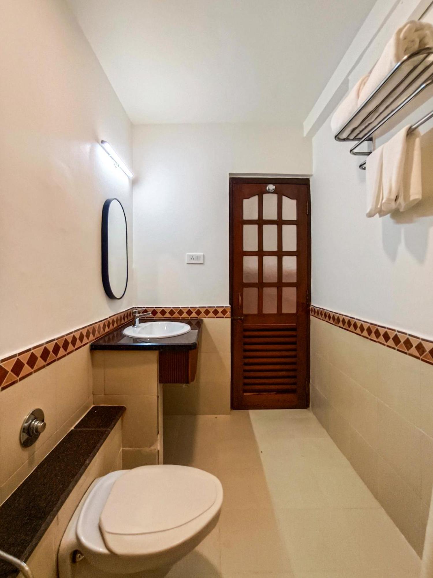Olive Hotel Alidia Beach Resort By Embassy Group Baga Exterior photo