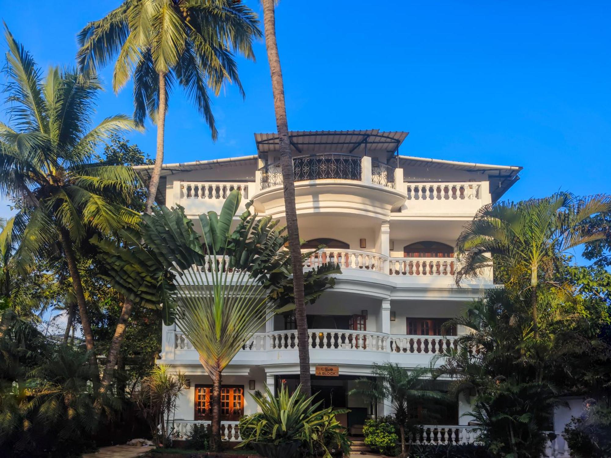 Olive Hotel Alidia Beach Resort By Embassy Group Baga Exterior photo